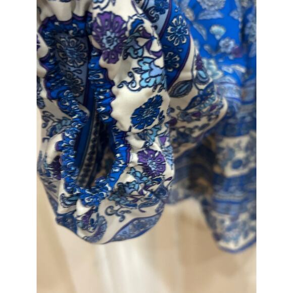 Blue Floral Top Size Large - Picture 7 of 7